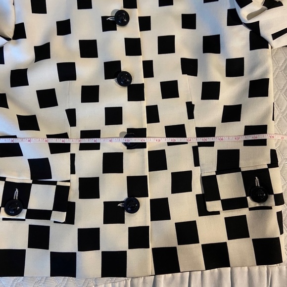 Vintage Versace100% Fine Wool Suit (Jacket & Skirt) Euro Size 44 GUC - Picture 7 of 16